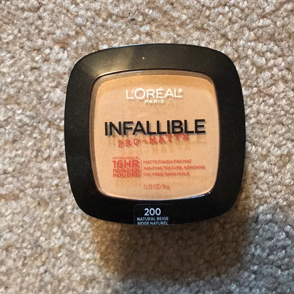 L’Oréal Infallible Pro-Matte Powder Foundation